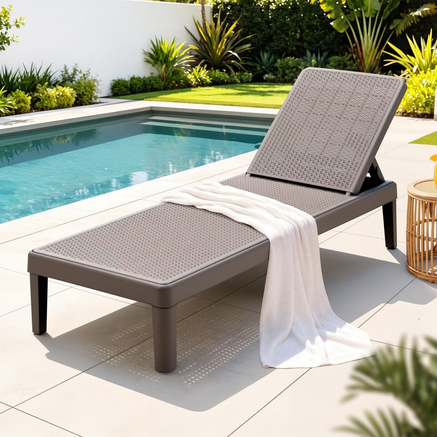 FF-LOUNGE-PP-RAT-BR-00.jpg